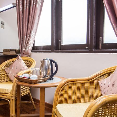 The Hotel Emperor-Inle Nyaung Shwe Εξωτερικό φωτογραφία
