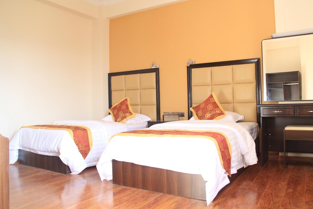 The Hotel Emperor-Inle Nyaung Shwe Εξωτερικό φωτογραφία