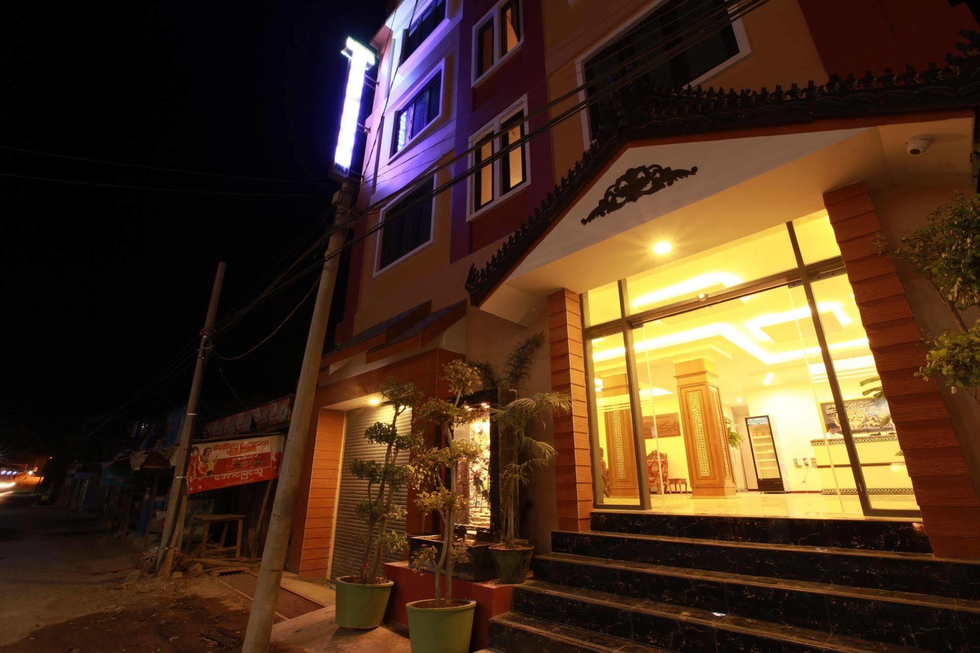 The Hotel Emperor-Inle Nyaung Shwe Εξωτερικό φωτογραφία