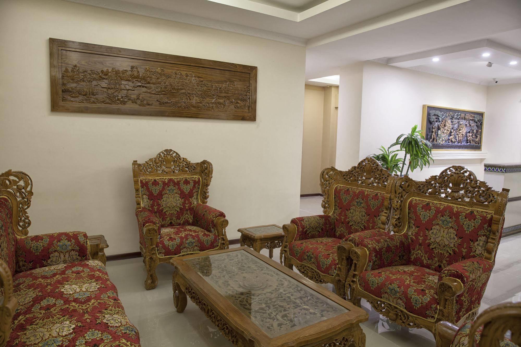 The Hotel Emperor-Inle Nyaung Shwe Εξωτερικό φωτογραφία