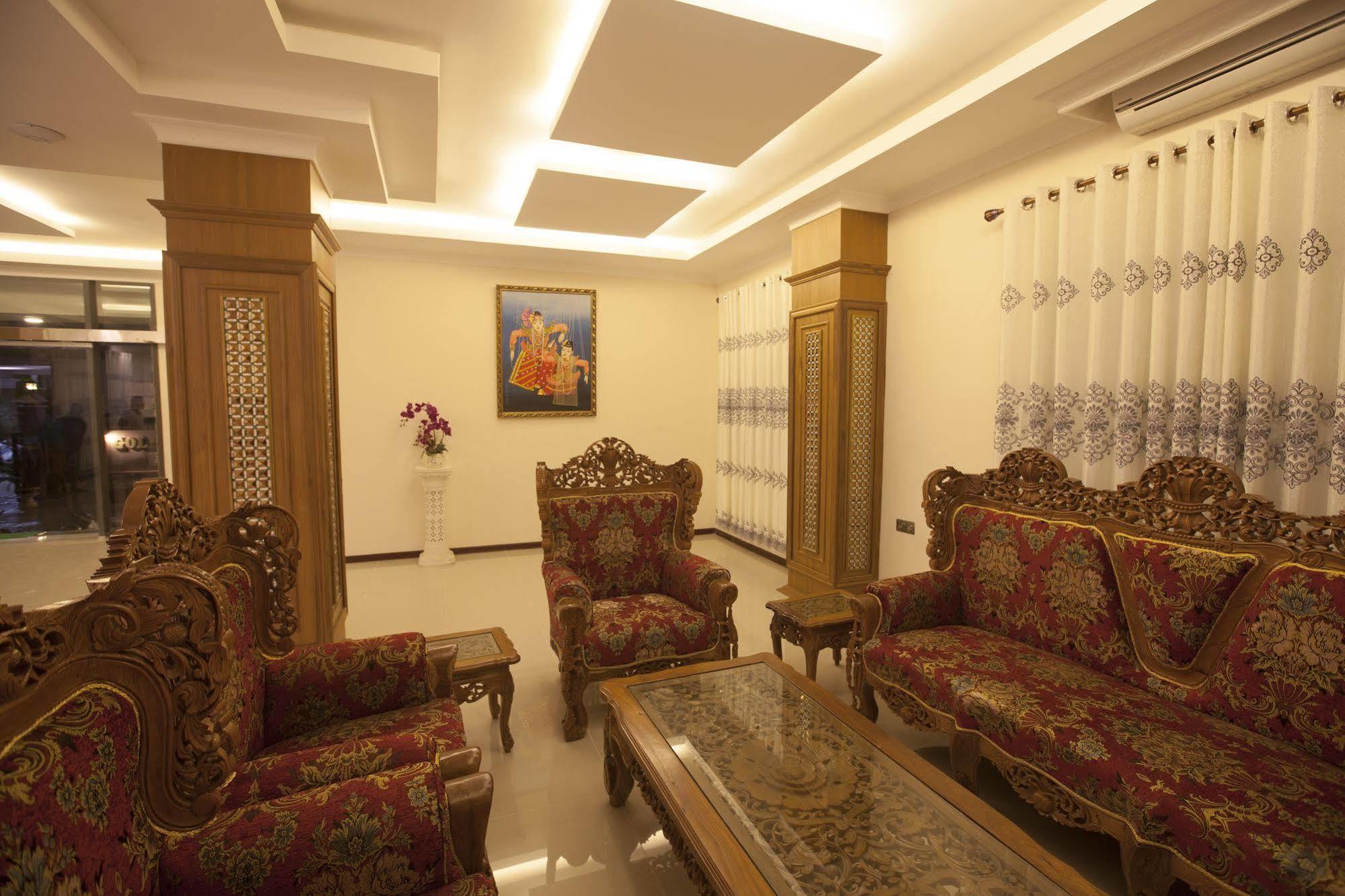 The Hotel Emperor-Inle Nyaung Shwe Εξωτερικό φωτογραφία