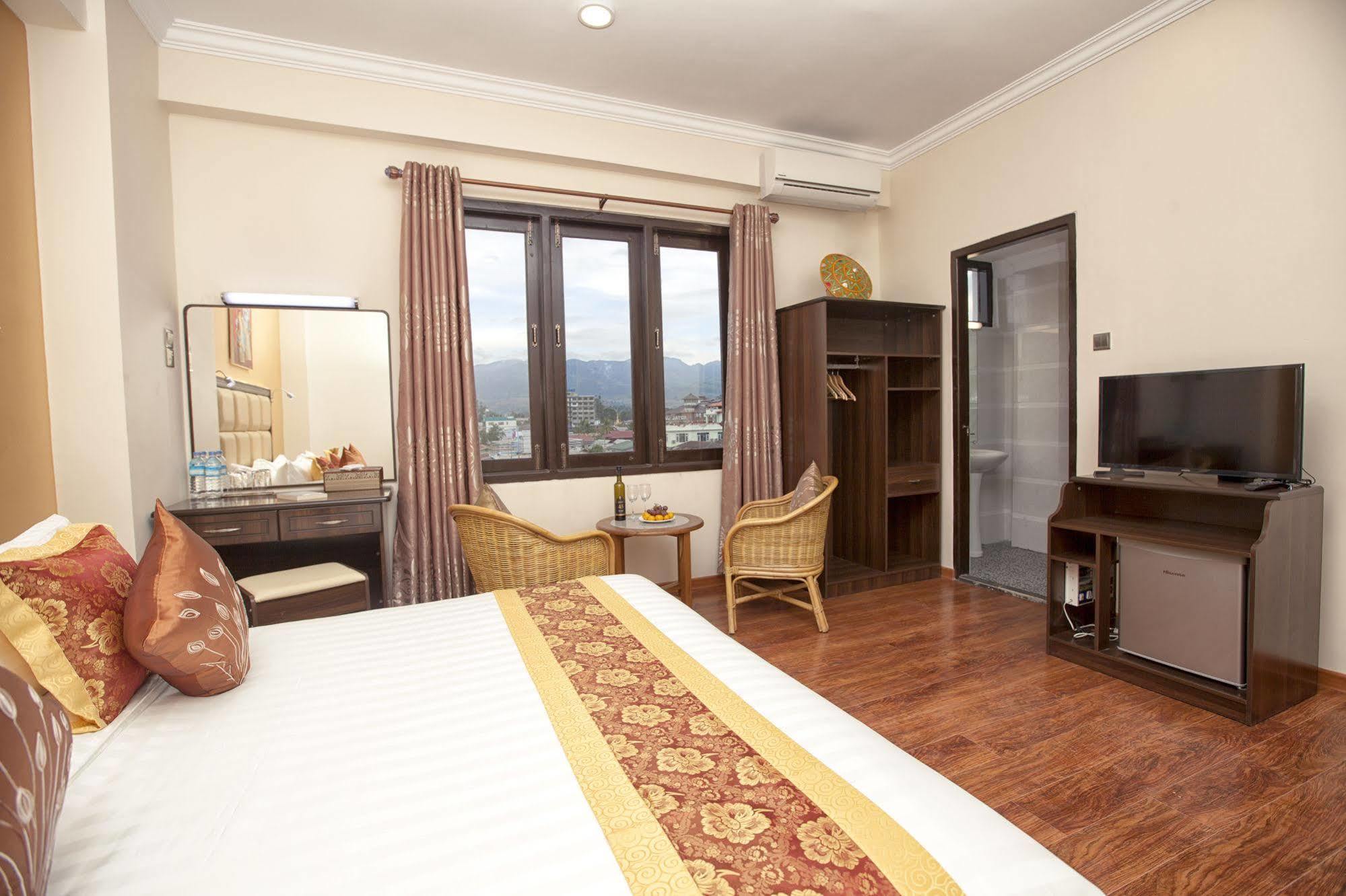 The Hotel Emperor-Inle Nyaung Shwe Εξωτερικό φωτογραφία
