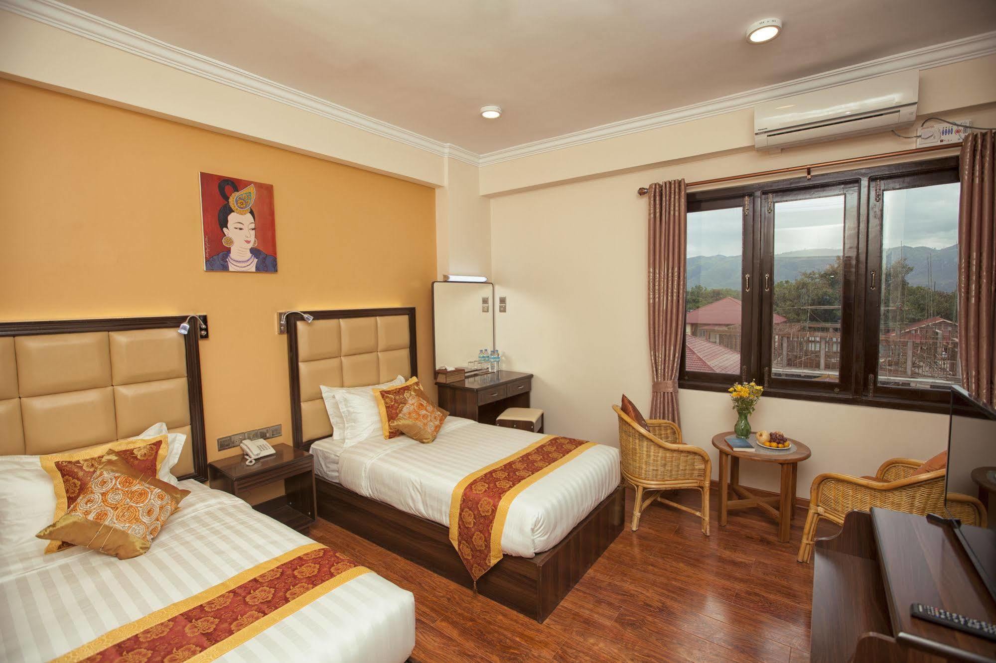 The Hotel Emperor-Inle Nyaung Shwe Εξωτερικό φωτογραφία