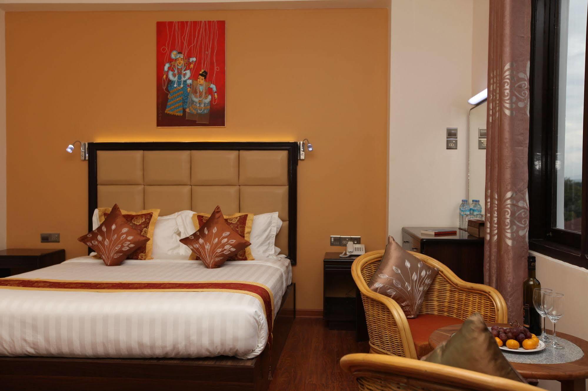 The Hotel Emperor-Inle Nyaung Shwe Εξωτερικό φωτογραφία