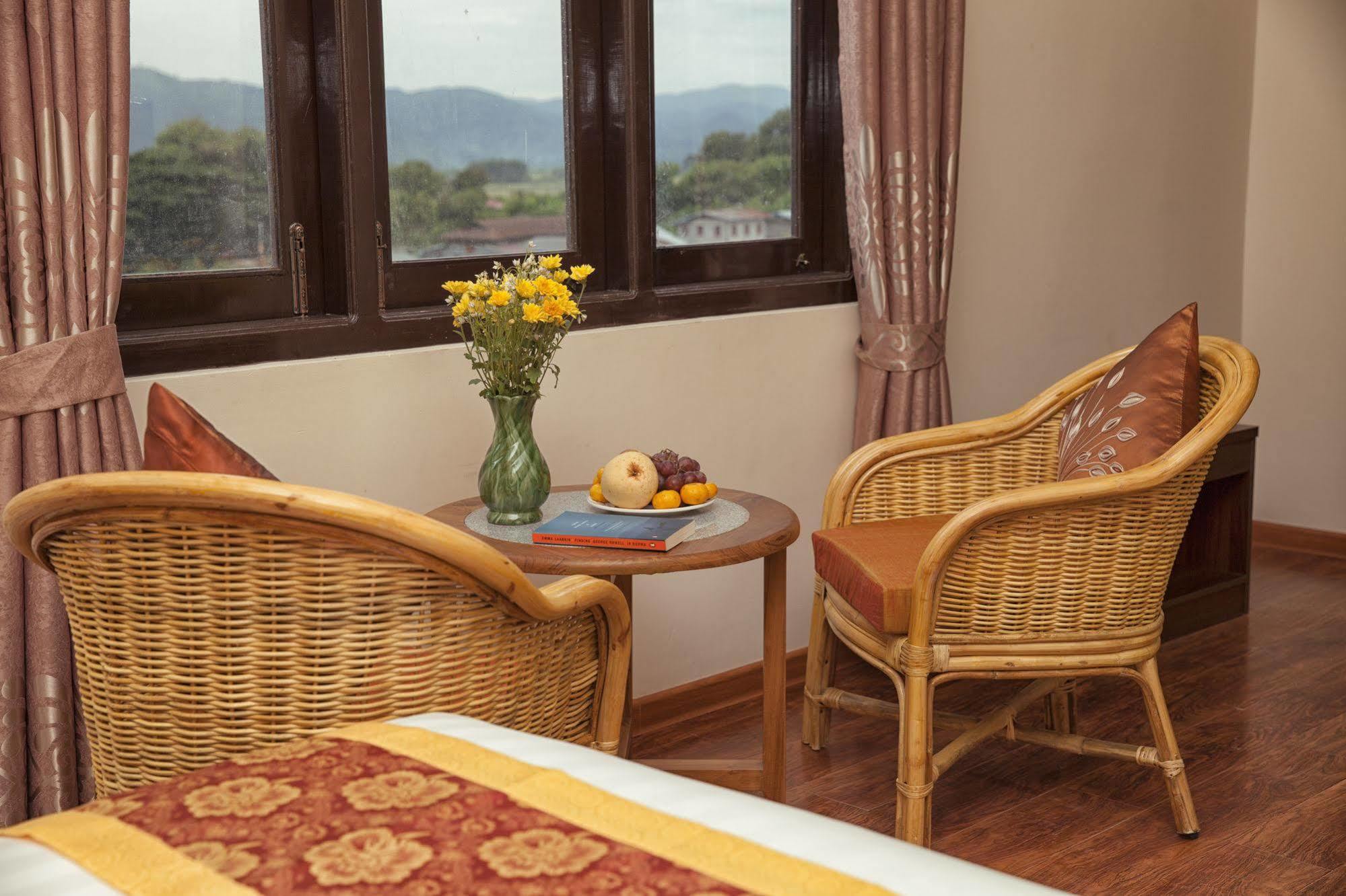 The Hotel Emperor-Inle Nyaung Shwe Εξωτερικό φωτογραφία