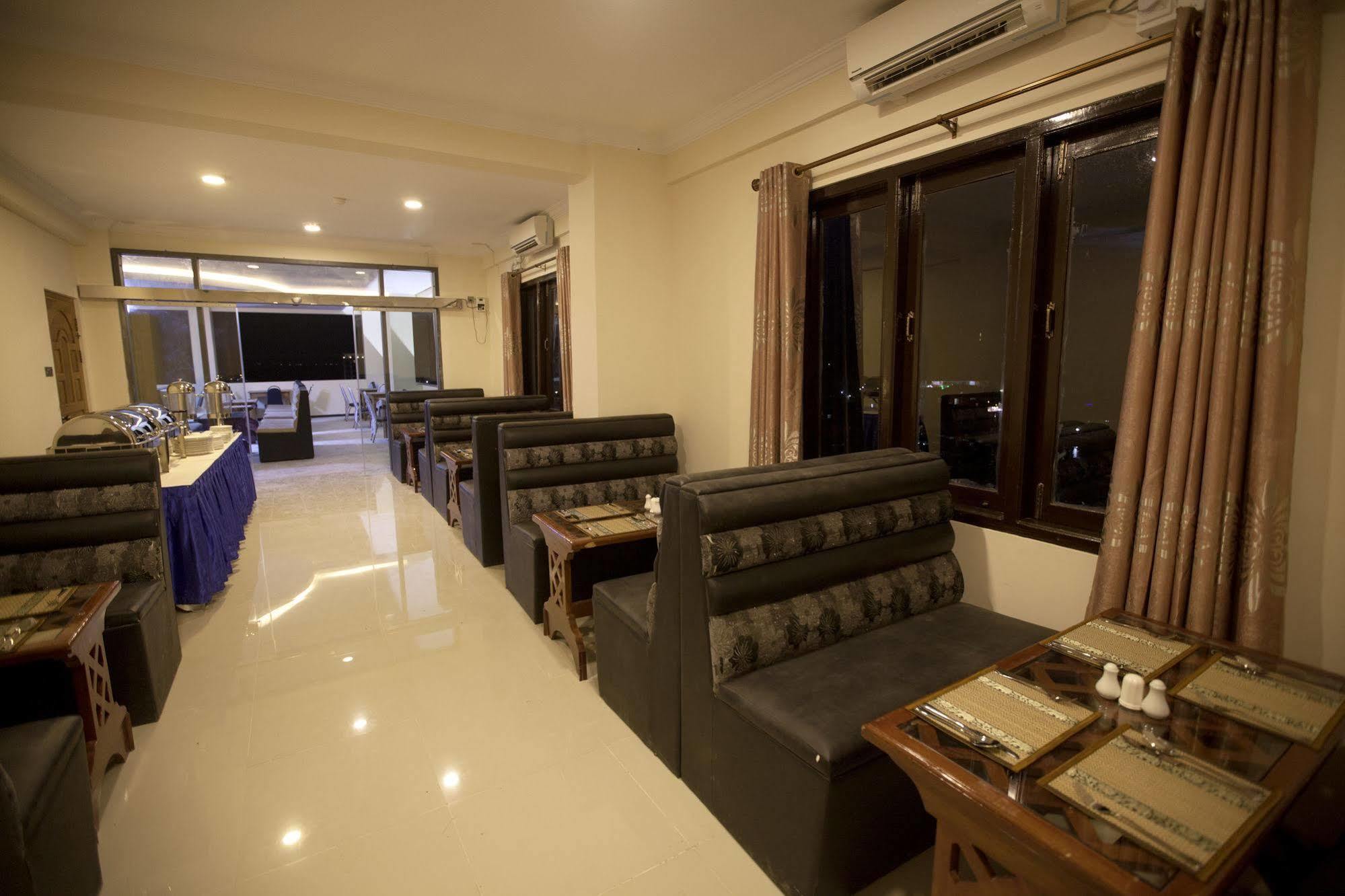 The Hotel Emperor-Inle Nyaung Shwe Εξωτερικό φωτογραφία